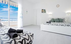Holiday Studio With Pool